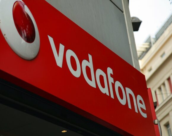 Vodafone: Προβλήματα στο δίκτυο – «Έπεσαν» τηλεφωνία και Ιντερνετ