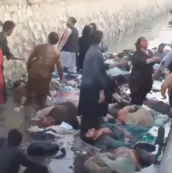 Αφγανιστάν – Νέα επίθεση από τον Isis αναμένουν οι ΗΠΑ – Αγώνας δρόμου για την εκκένωση χιλιάδων αμάχων