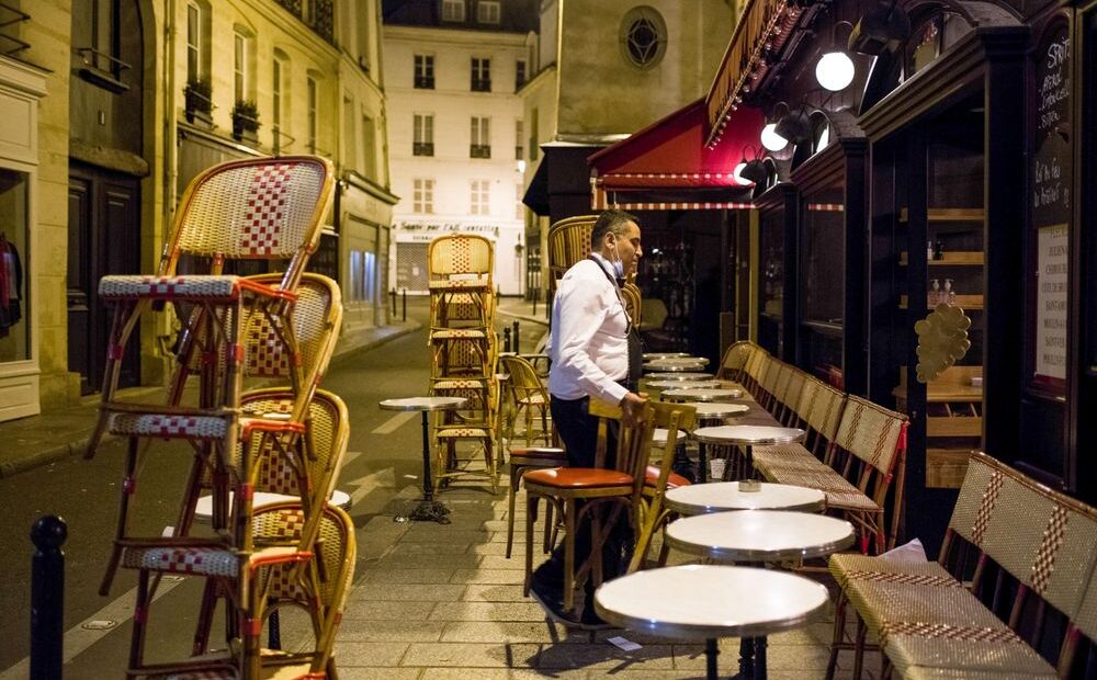 Γαλλία: Επικυρώθηκε το υγειονομικό πάσο και ο υποχρεωτικός εμβολιασμός των υγειονομικών