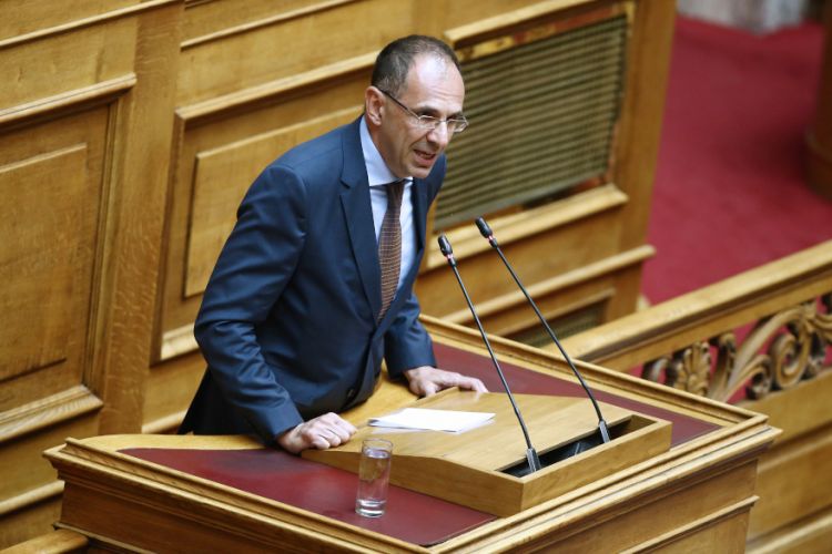 Γεραπετρίτης: Eξετάζεται ο υποχρεωτικός εμβολιασμός των εργαζομένων στην εστίαση (vid)