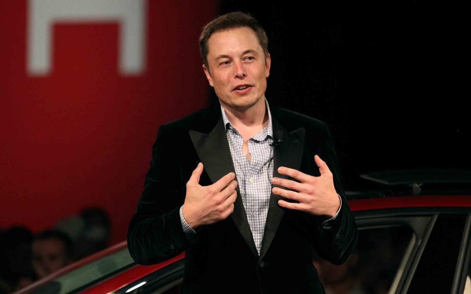 Γερμανία: Οι ελπίδες του Μασκ για την Tesla μπαίνουν στην πρίζα σε δύο μήνες