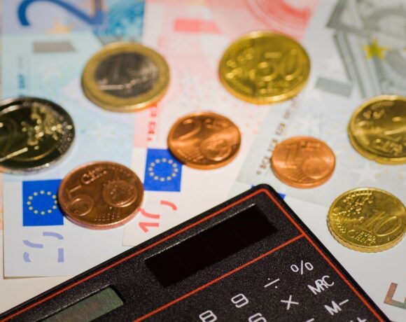 Επίδομα 534 ευρώ: Παράταση για δηλώσεις σε αναστολές συμβάσεων Αυγούστου