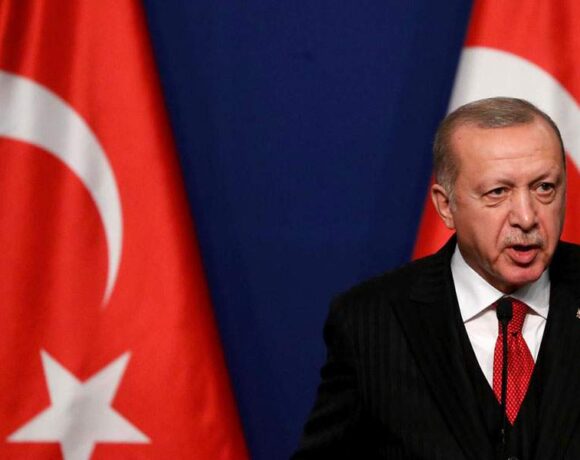 Ερντογάν: Σπάνια συνάντηση με αξιωματούχο από τα Ηνωμένα Αραβικά Εμιράτα