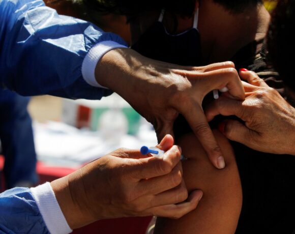 ΗΠΑ – Το εμβόλιο της Pfizer αναμένεται να πάρει πλήρη έγκριση στις αρχές Σεπτεμβρίου