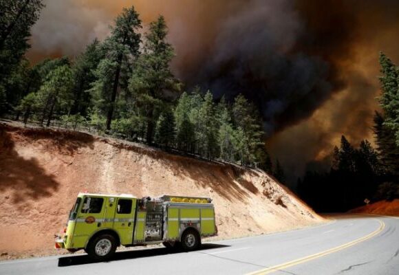 Καλιφόρνια – Νέες εντολές εκκένωσης καθώς η πυρκαγιά Ντίξι εξακολουθεί να καίει μεγάλες εκτάσεις