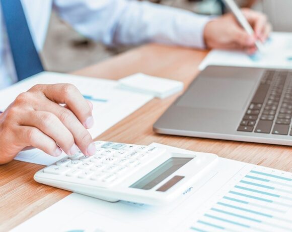 «Καυτό» φθινόπωρο πληρωμών για τους φορολογουμένους