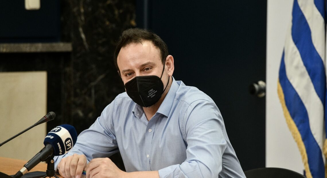 Μαγιορκίνης για υποχρεωτικό εμβολιασμό μαθητών: Χρειαζόμαστε περισσότερα στοιχεία