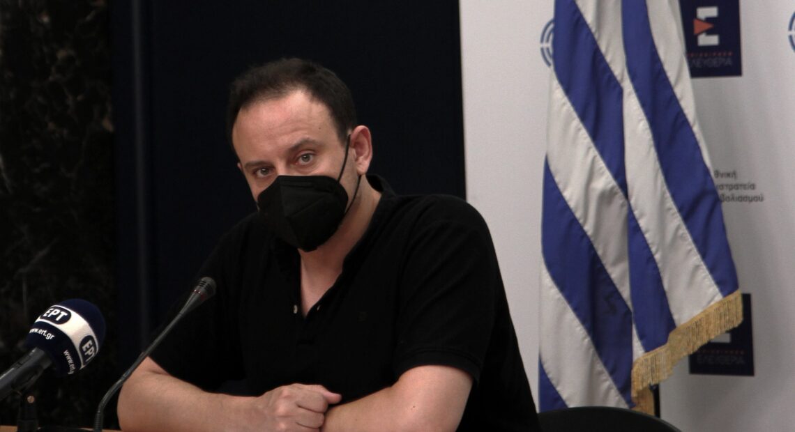 Μαγιορκίνης: «Δεν αποκλείω να χρειαστεί τρίτη δόση εμβολίου για όλους» (vid)