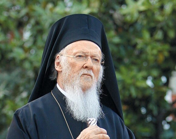 Οικουμενικός Πατριάρχης Βαρθολομαίος: Να εμβολιαστούν όλοι χωρίς επιφυλάξεις