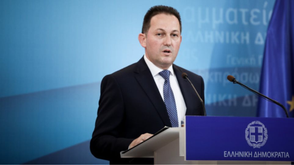 Πέτσας: Ανοικτό το ενδεχόμενο υποχρεωτικού εμβολιασμού στις δημόσιες υπηρεσίες