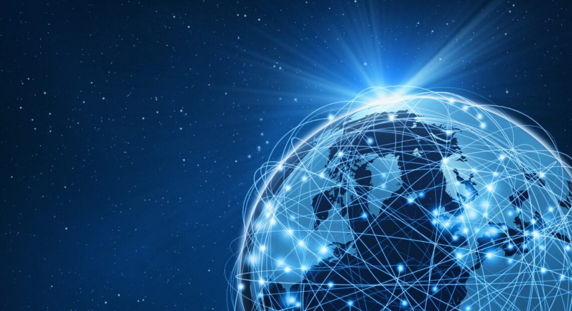 Google, Facebook: Μήπως ήρθε η ώρα της αποκέντρωσης για το Internet;