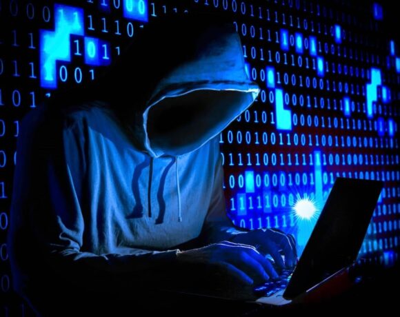 Hacker ισχυρίζεται ότι έχει δεδομένα για 100 εκ