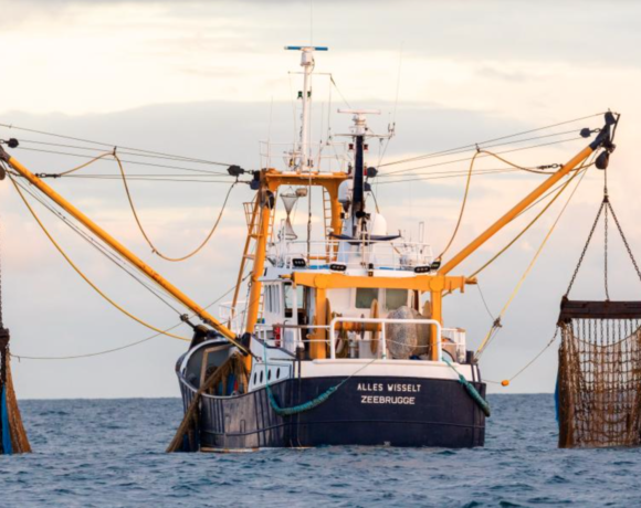 Γαλλία: Απειλεί με αντίμετρα τη Βρετανία, με φόντο τη διαμάχη για την αλιεία