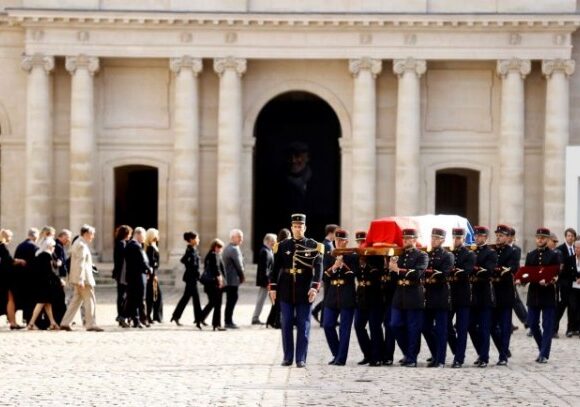 Ζαν Πολ Μπελμοντό – Υπό τους ήχους του Μορικόνε αποχαιρέτισε η Γαλλία τον δικό της «Μπεμπέλ»