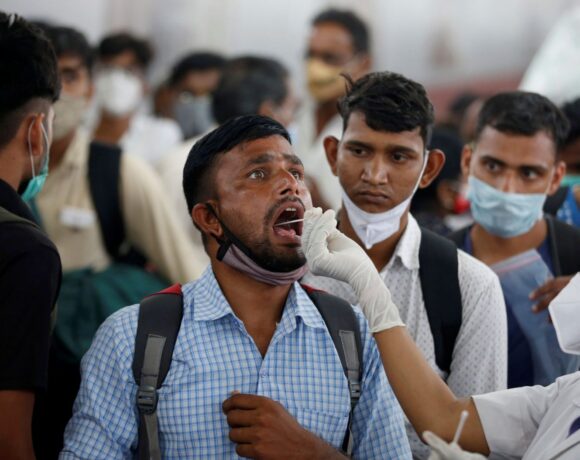 Ινδία – 308 θάνατοι σε 24 ώρες λόγω του κοροναϊού – Πάνω από 42