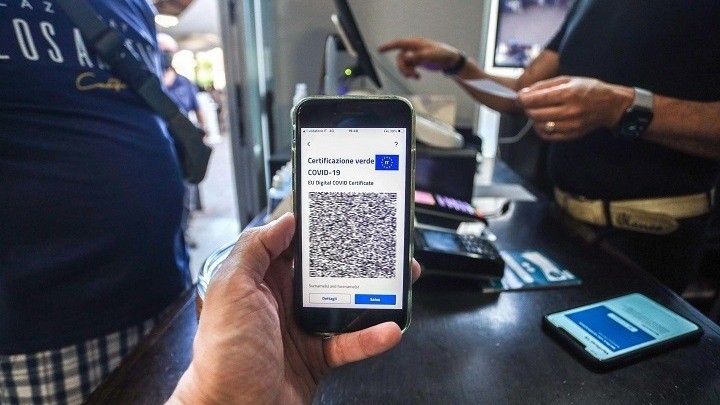 Ιταλία: Υποχρεωτικό το πιστοποιητικό εμβολιασμού στους χώρους εργασίας