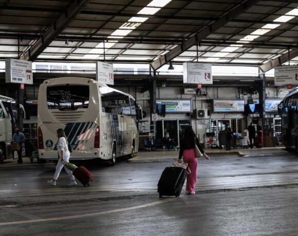 ΚΤΕΛ: Έφοδος της Τροχαίας σε σταθμούς – Γιατί έπεσαν βαριά πρόστιμα