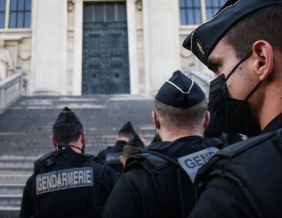 Μπατακλάν – Ξεκίνησε η πολύκροτη δίκη με το βλέμμα στις γαλλικές εκλογές