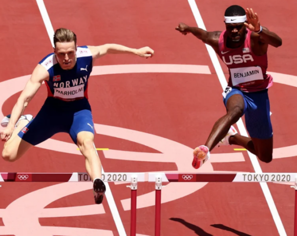 Ο ανίκητος Βάρχολμ και ο απλησίαστος Μόουζες