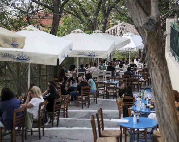 Σε περιορισμό οι ανεμβολίαστοι: Νέα μέτρα από Δευτέρα 13/9 – Τι θα ισχύει