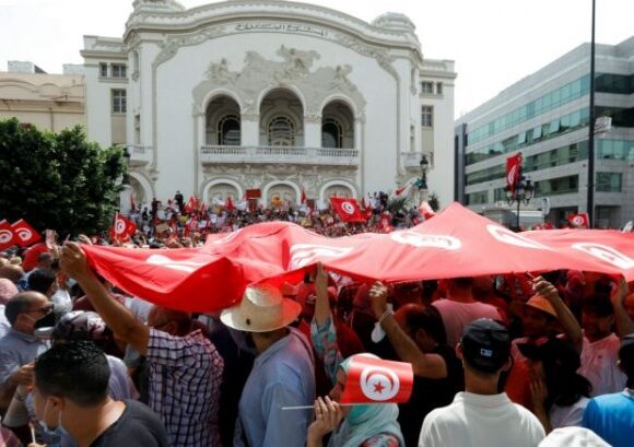 Τυνησία – Χιλιάδες διαδηλωτές κατά του προέδρου της χώρας