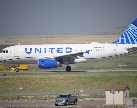 United Airlines: Γιατί θα πληρώσει το μεγαλύτερο πρόστιμο στην Ιστορία