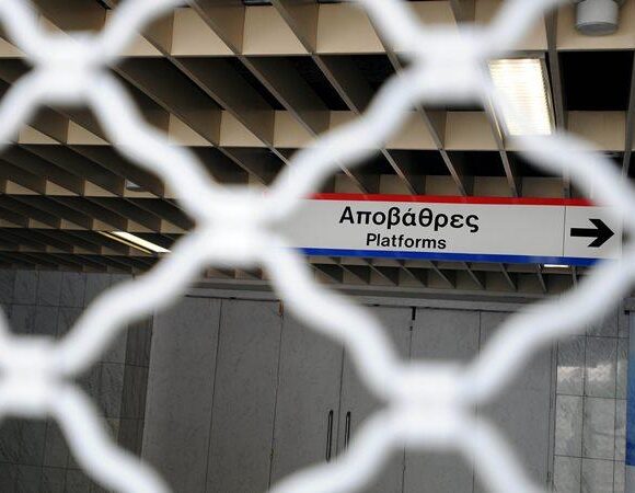 28η Οκτωβρίου: Κλειστός ο σταθμός του μετρό στο Σύνταγμα για τις παρελάσεις