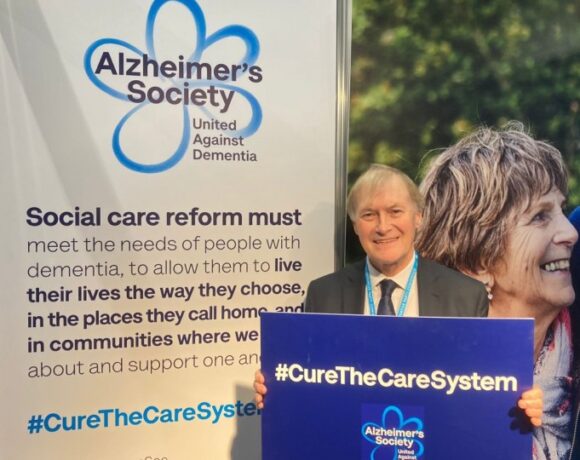 Βρετανία – Τυχαία επέλεξε τον βουλευτή Ντέιβιντ Έιμες ο κατηγορούμενος για τη δολοφονία του