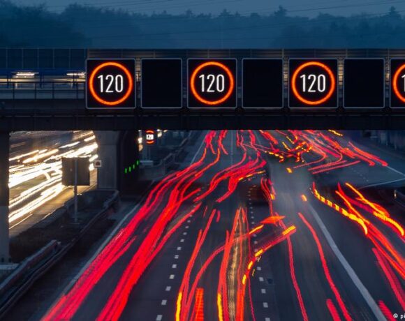Γερμανικές αυτοκινητοβιομηχανίες: Γιατί λένε «όχι» στα όρια ταχύτητας στην Autobahn