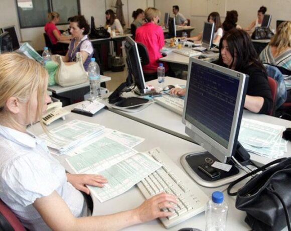 ΕΑΔ: Τι έδειξαν οι έλεγχοι σε δημόσιους υπαλλήλους για την τήρηση των μέτρων Covid 19