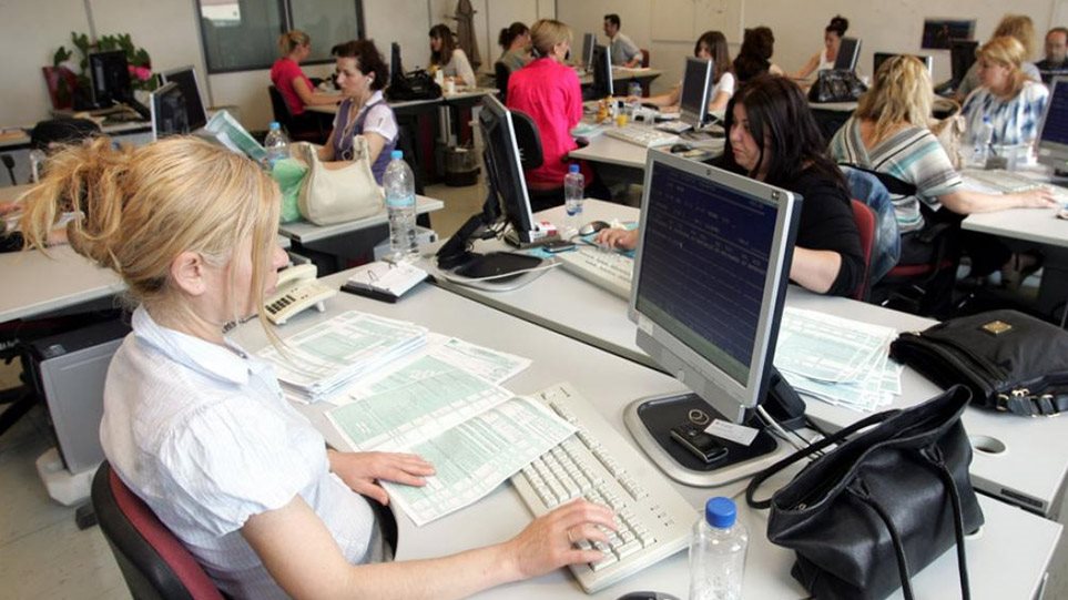 ΕΑΔ: Τι έδειξαν οι έλεγχοι σε δημόσιους υπαλλήλους για την τήρηση των μέτρων Covid 19