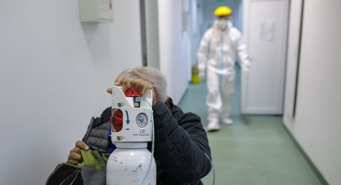 Εμβόλιο – «Κόλαση» τα νοσοκομεία της Ρουμανίας λόγω δυσπιστίας του πληθυσμού