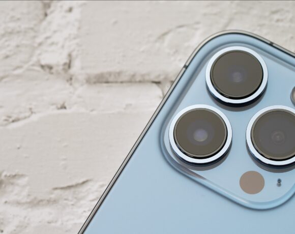 Η Apple μειώνει την παραγωγή του Iphone κατά 10 εκ