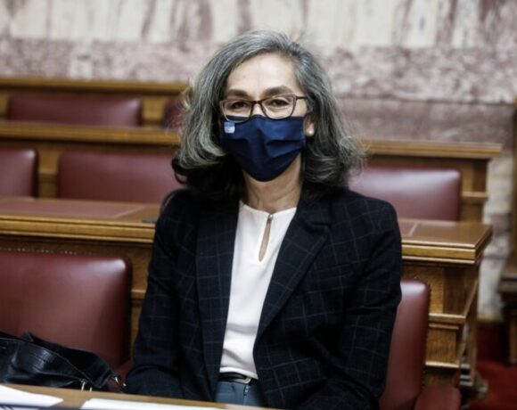 «Η κρυπτόμενη πρόεδρος του ΣΕΓΑΣ και ο φόβος Παπαποστόλου»