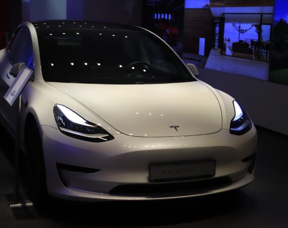 Ηλεκτρικά αυτοκίνητα: Σε ποια χώρα τα Tesla δεν είναι πρώτα σε πωλήσεις