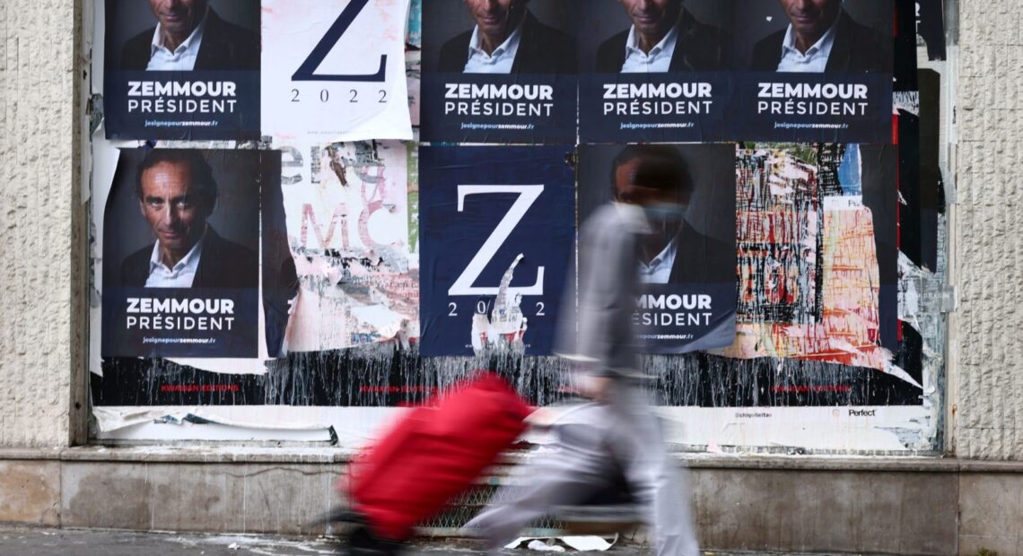 Κάν’ το όπως ο Τραμπ – Θα καταφέρει ο ακροδεξιός Ερικ Ζεμούρ να αλώσει το Μέγαρο των Ηλυσίων;