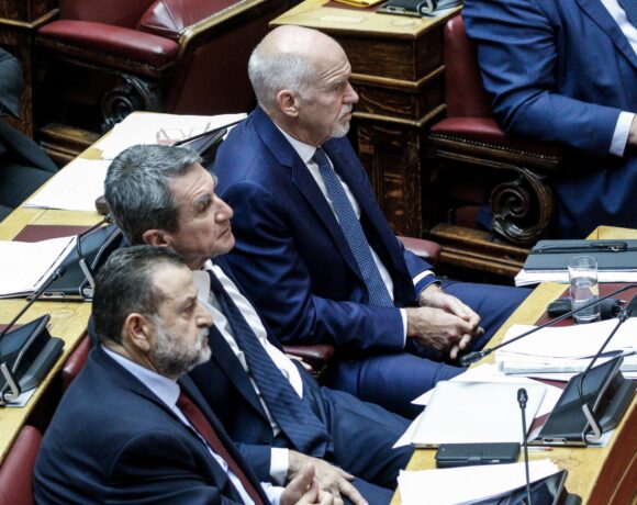 ΚΙΝΑΛ: Oι συσχετισμοί που δεν επιτρέπουν τώρα μετωπική σύγκρουση