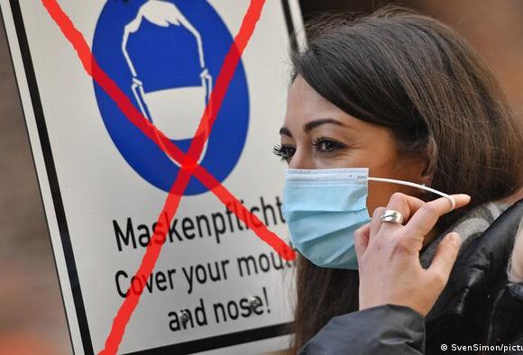 Πανδημία – Οι επαφές παραμένουν στον πάγο