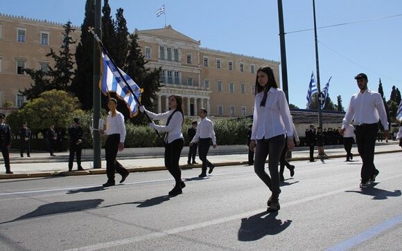 Παρέλαση 28ης Οκτωβρίου: Ποιο μοντέλο εξετάζεται – Στο «τραπέζι» η αποφυγή συναθροίσεων (vid)
