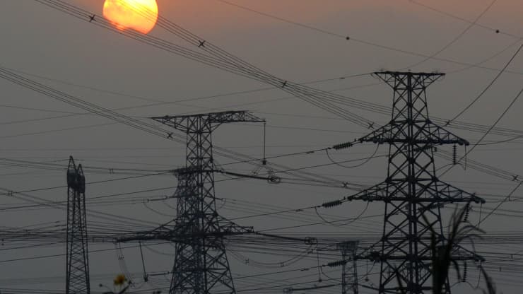 Πώς η ενεργειακή κρίση διώχνει τα εργοστάσια από την Κίνα
