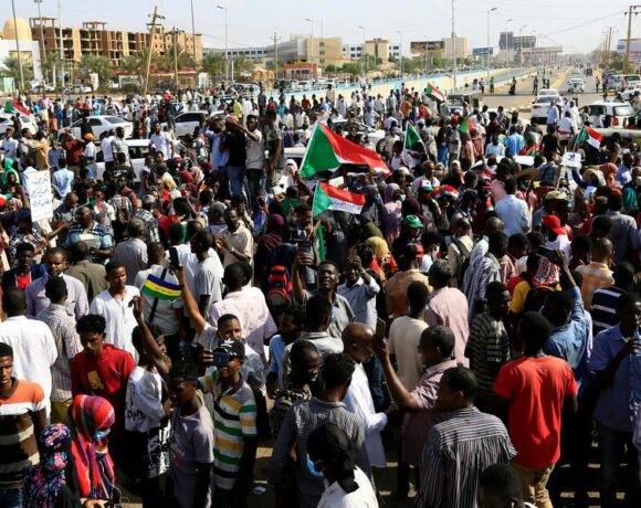 Σουδάν – Νέκρωσαν οι τηλεπικοινωνιακές υπηρεσίες μερικές ώρες πριν τις κινητοποιήσεις