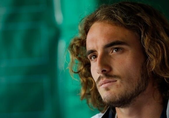 3 4 εβδομάδες εκτός ο Τσιτσιπάς, προλαβαίνει το όπεν Αυστραλίας