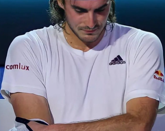 Atp Finals: Αμφίβολος ο Τσιτσιπάς για τη συνέχεια