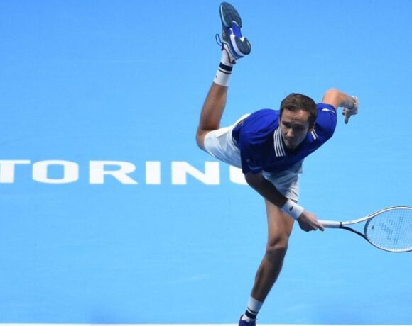 Atp Finals: Φοβερός Σινέρ, νίκη Μεντβέντεφ