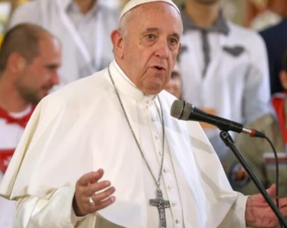 Βατικανό: Ο Πάπας Φραγκίσκος διόρισε την πρώτη γυναίκα στην ηγεσία της Αγίας Έδρας