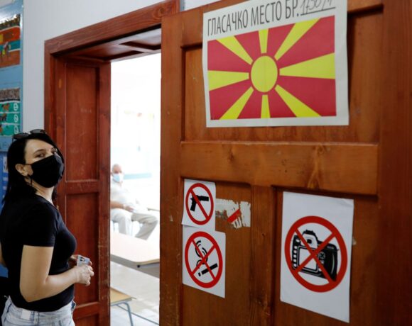 Βόρεια Μακεδονία – Το Vmro ζητά πρόωρες βουλευτικές εκλογές – Υπόσχεται αλλαγές στη Συμφωνία των Πρεσπών