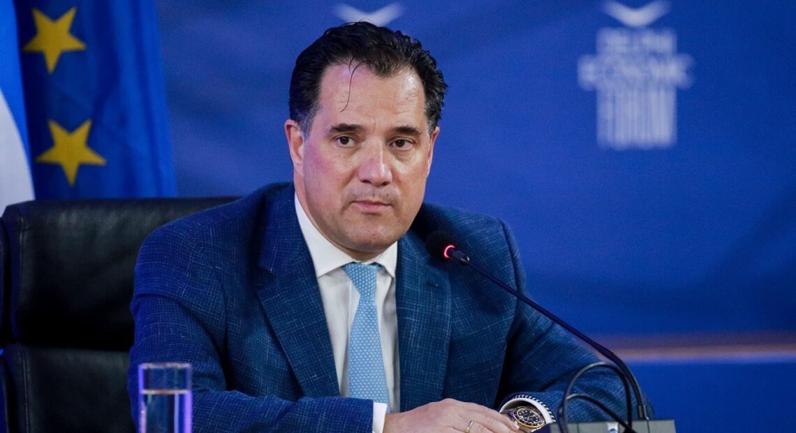 Γεωργιάδης: Ανοιχτό το ενδεχόμενο να αποκλειστούν οι ανεμβολίαστοι από την εστίαση