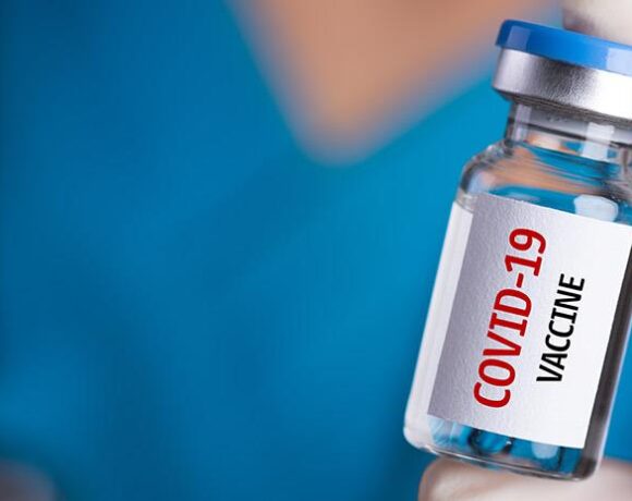 Εμβόλιο – τρίτη δόση: Τι ισχύει – Πώς κλείνεται το ραντεβού στο Emvolio.gov