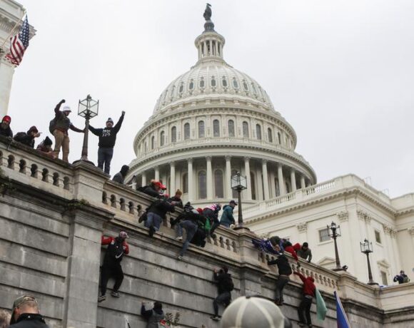 Επίθεση στο Καπιτώλιο – Συνεργάτες του Τραμπ κλητεύθηκαν στην εξεταστική επιτροπή