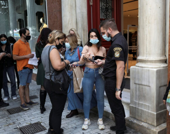 Κοροναϊός – Ο Παγκόσμιος Οργανισμός Υγείας εξηγεί γιατί το τέταρτο κύμα της πανδημίας πλήττει την Ευρώπη